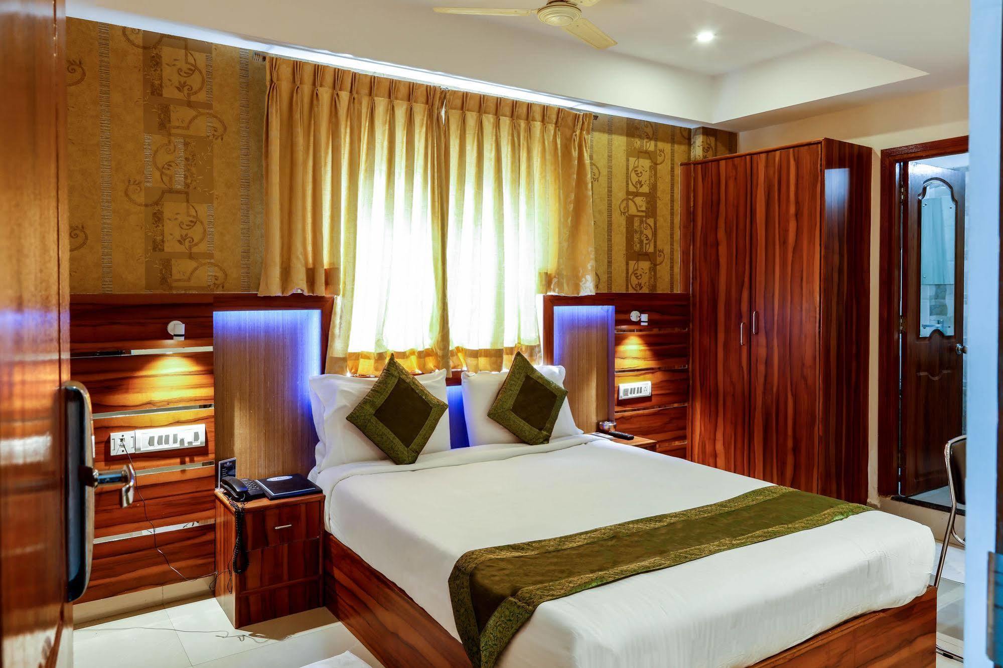 Treebo Trip Elmas Golden Key Otel Bangalore Dış mekan fotoğraf