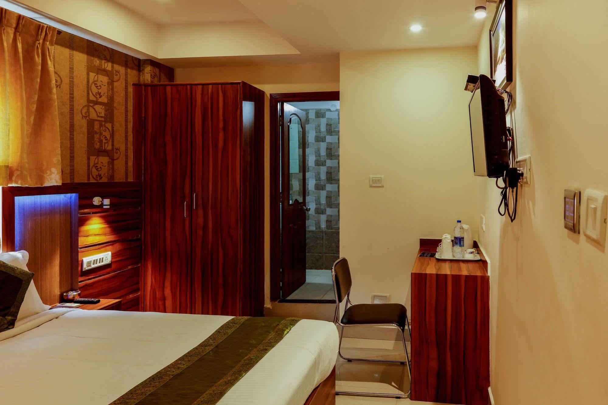 Treebo Trip Elmas Golden Key Otel Bangalore Dış mekan fotoğraf